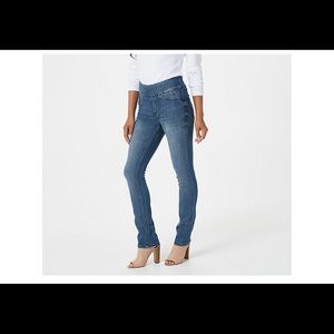 Laurie Felt Silky Denim Jeans with Cambre Waistband. Size small =6/8.
